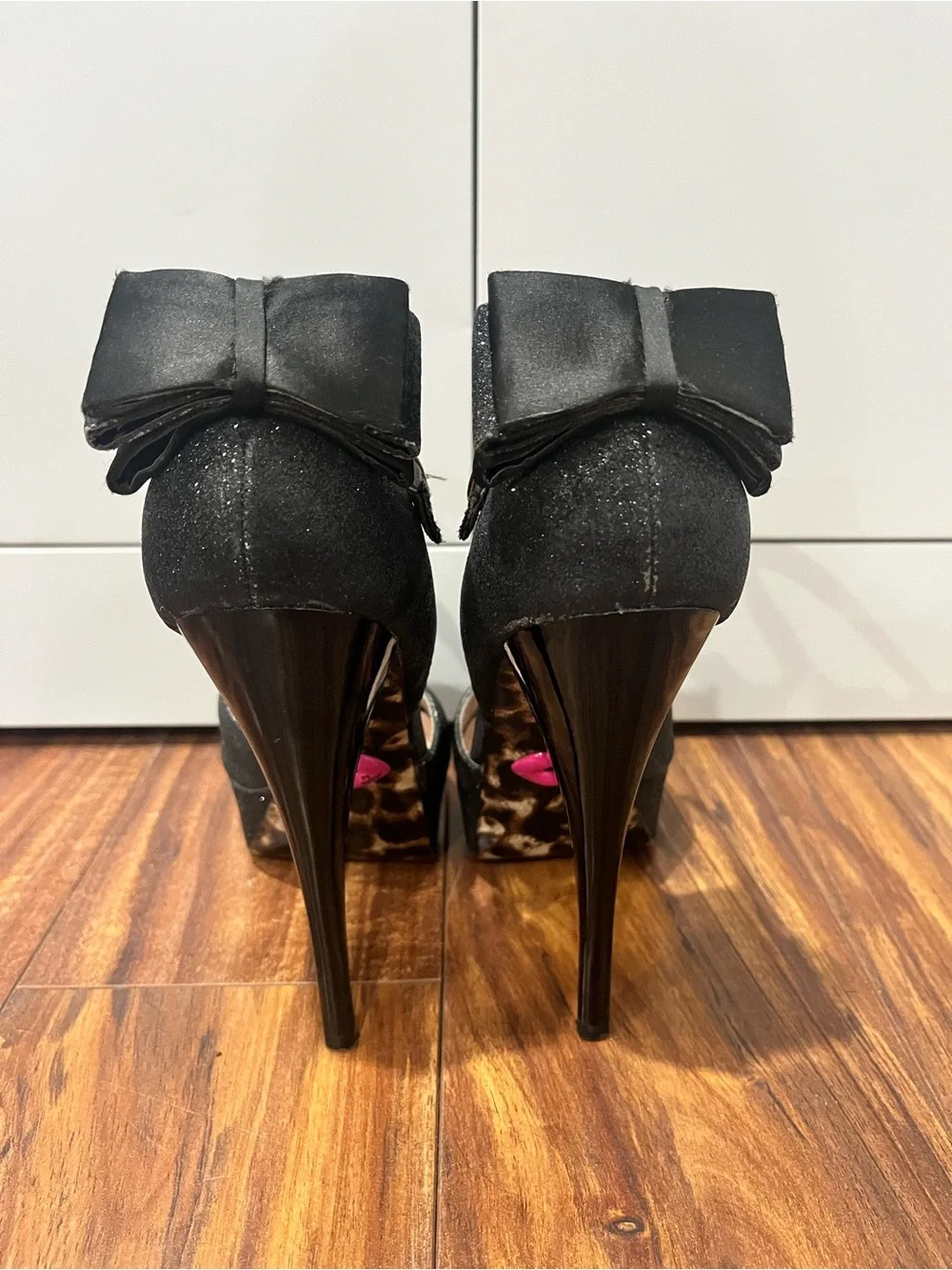 Betsey Johnson Alexsaa Black Glitter Bow Platform Heels 6.5